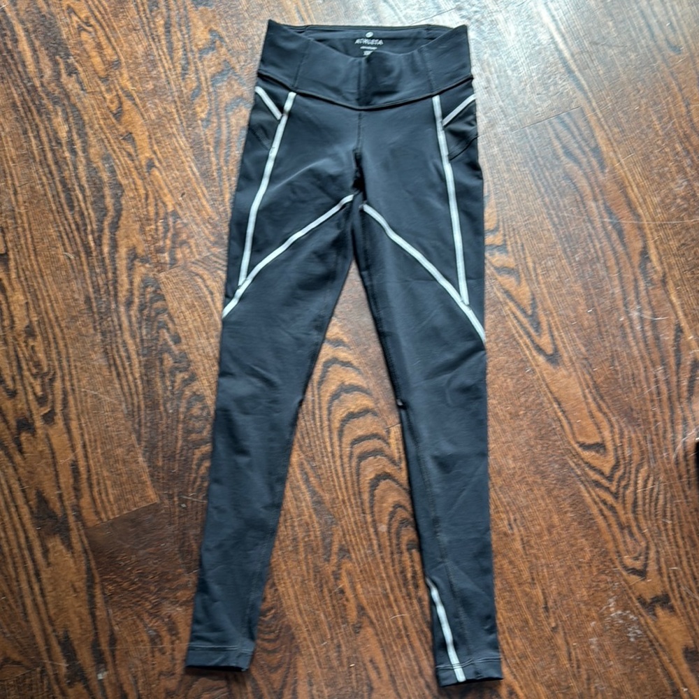 Athleta leggings size XXS black w/stripes (glow)